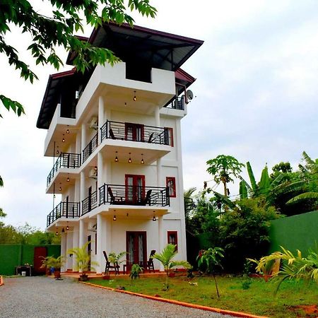 Blue Sky Hotel Yala Extérieur photo