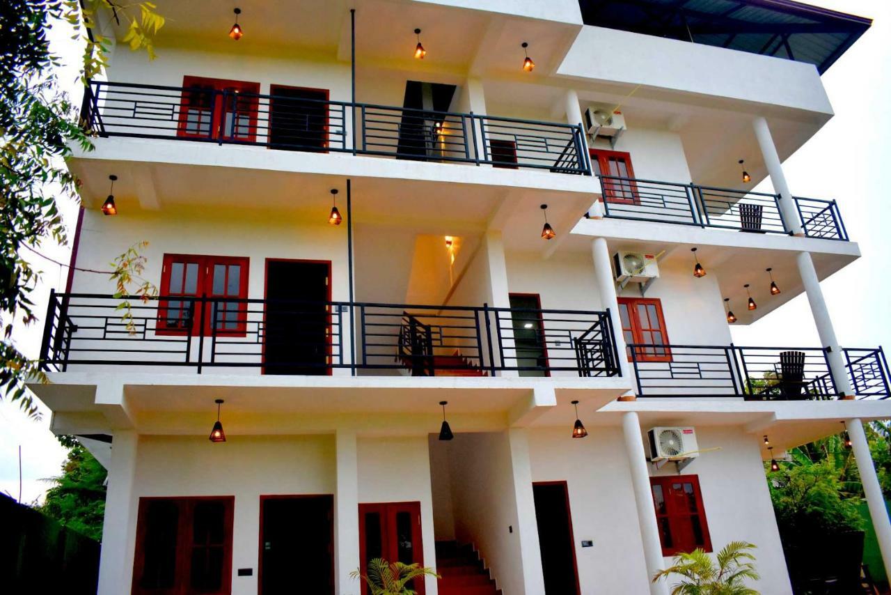 Blue Sky Hotel Yala Extérieur photo