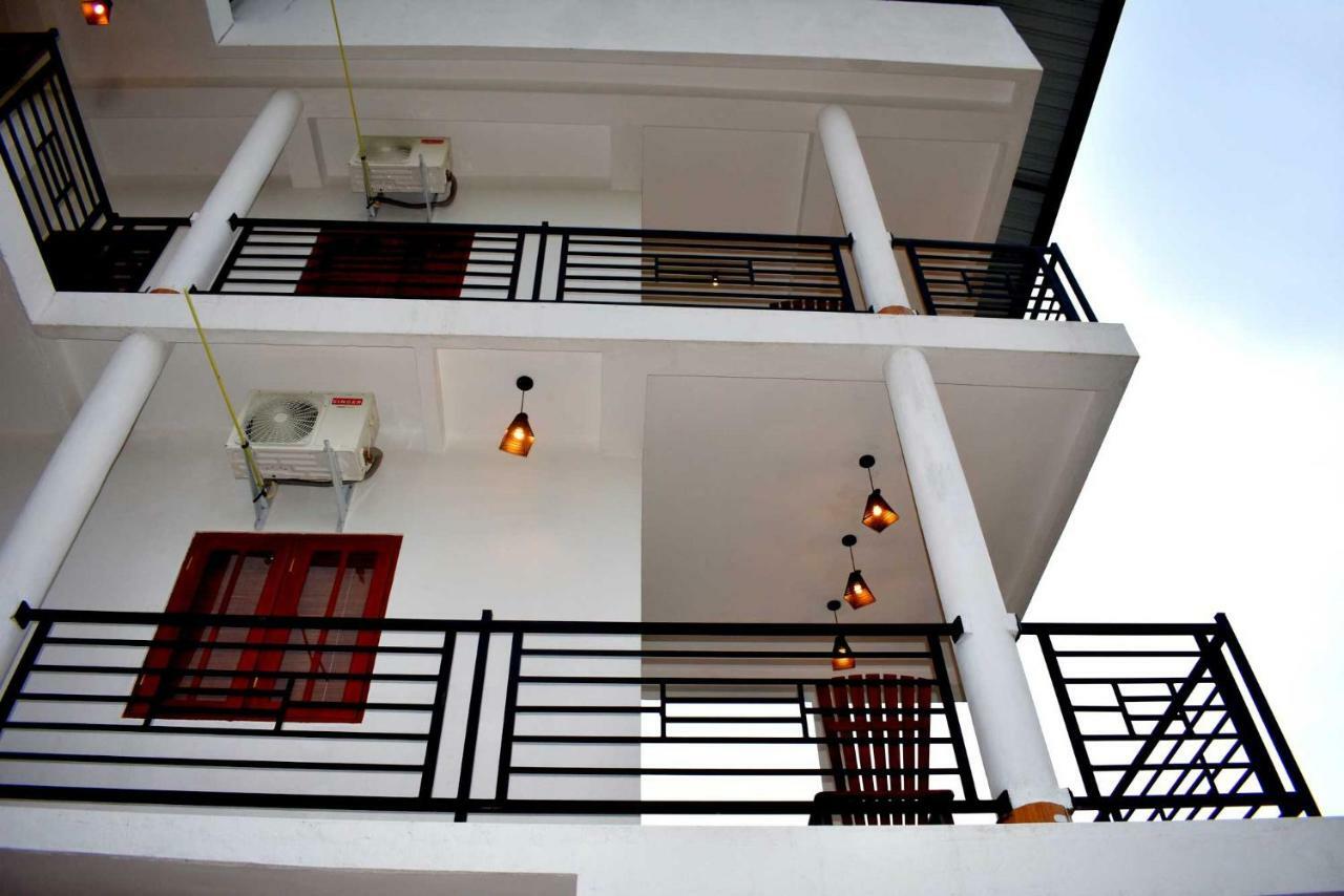 Blue Sky Hotel Yala Extérieur photo