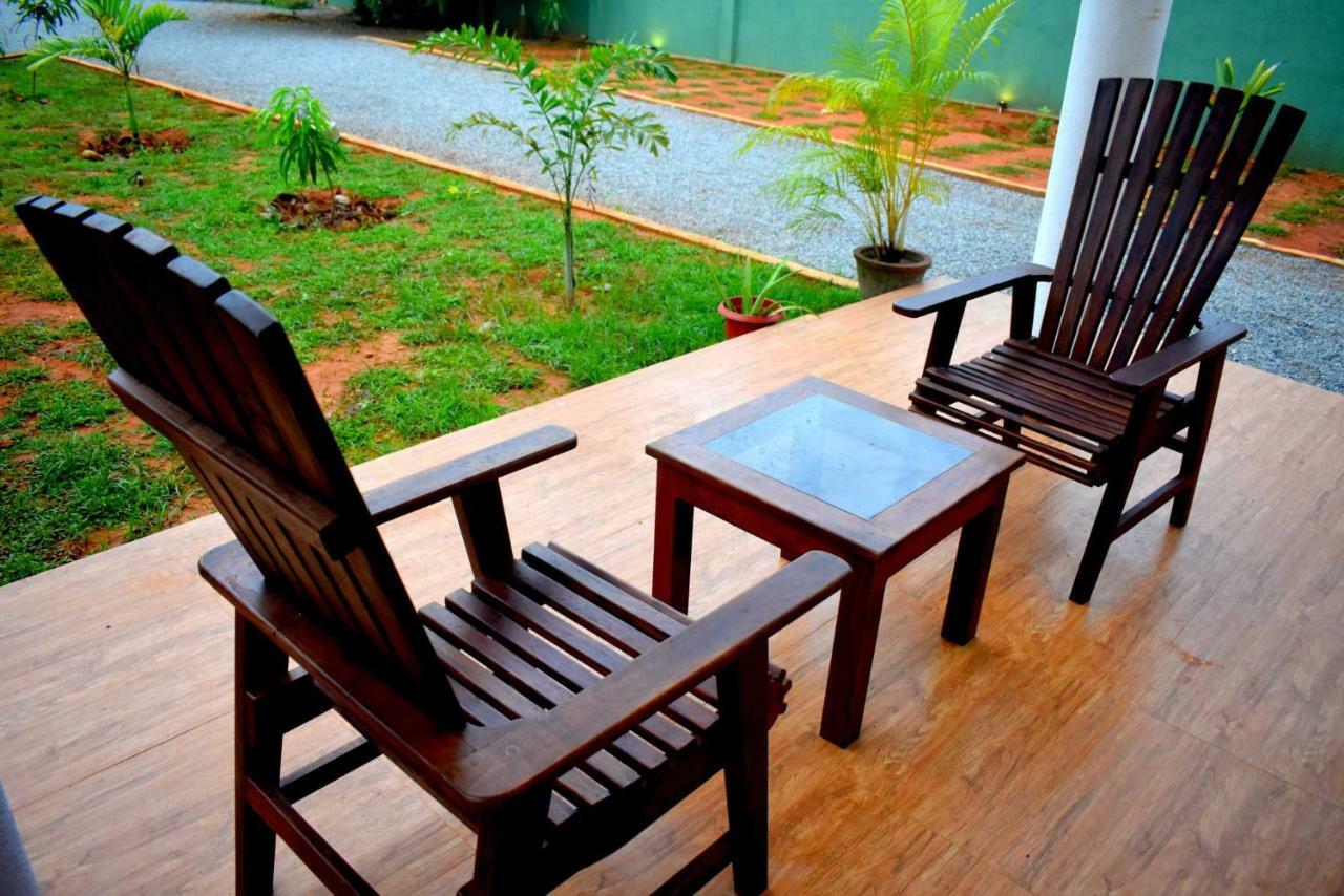 Blue Sky Hotel Yala Extérieur photo